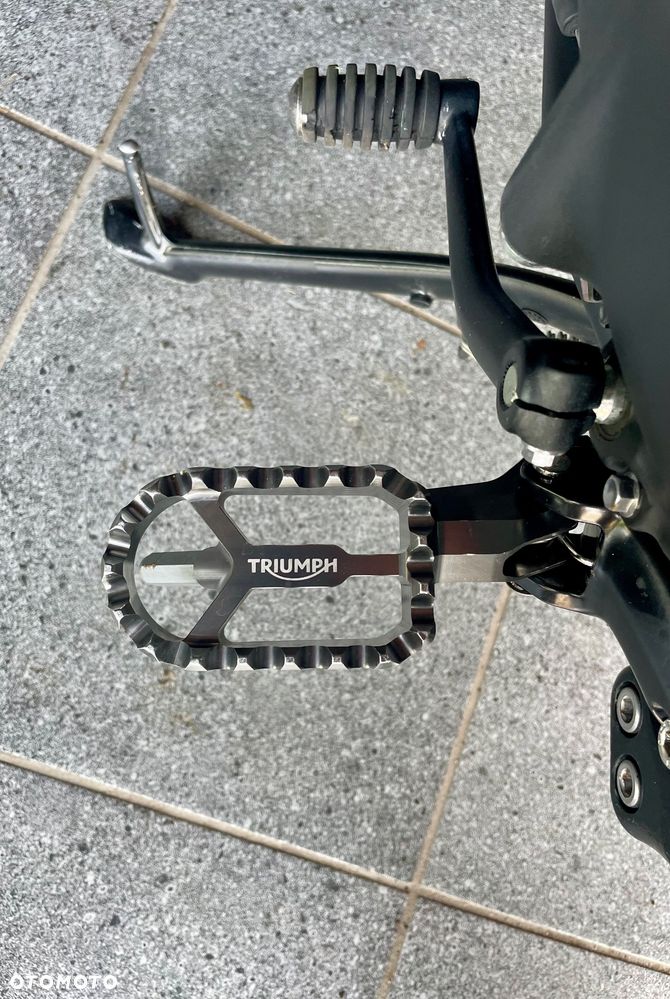 Triumph Bonneville - 8