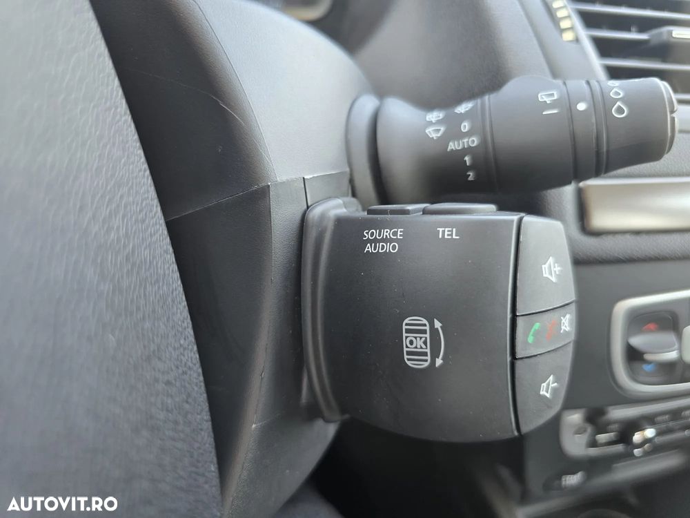 Renault Megane Grandtour ENERGY TCe 115 Start & Stop Authentique - 28