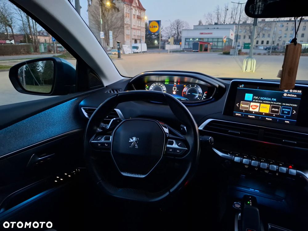 Peugeot 5008 BlueHDi 180 EAT8 Allure - 21