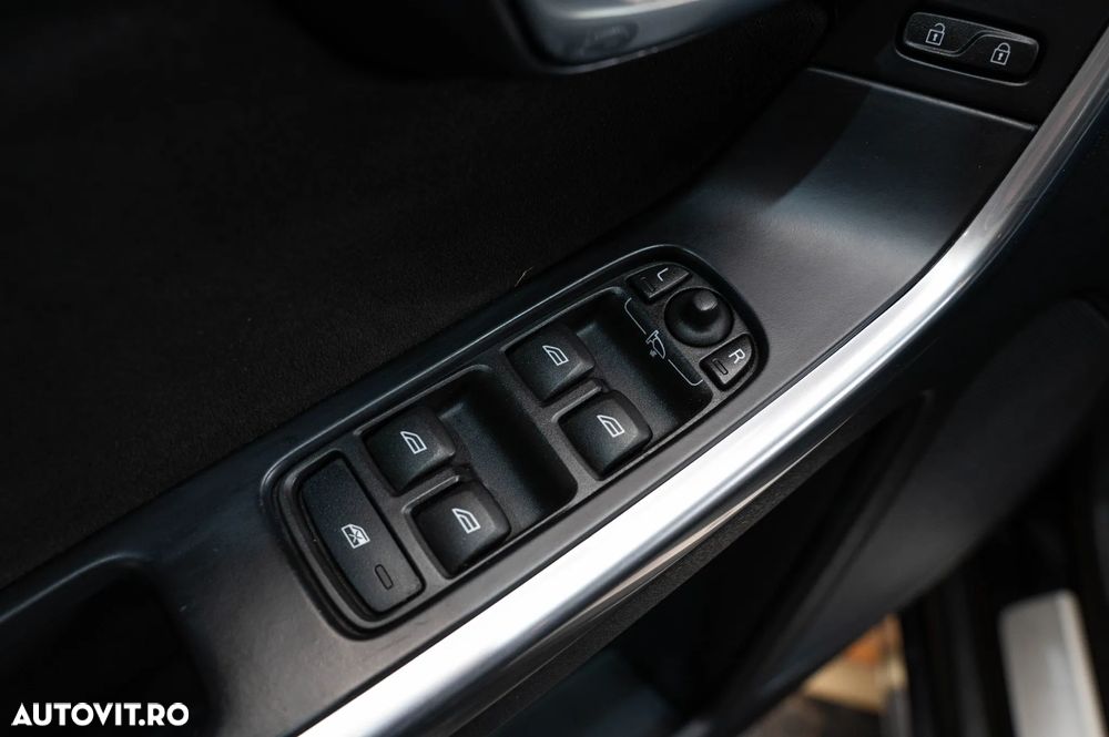 Volvo XC 60 D4 VEA Start-Stop R-Design - 20