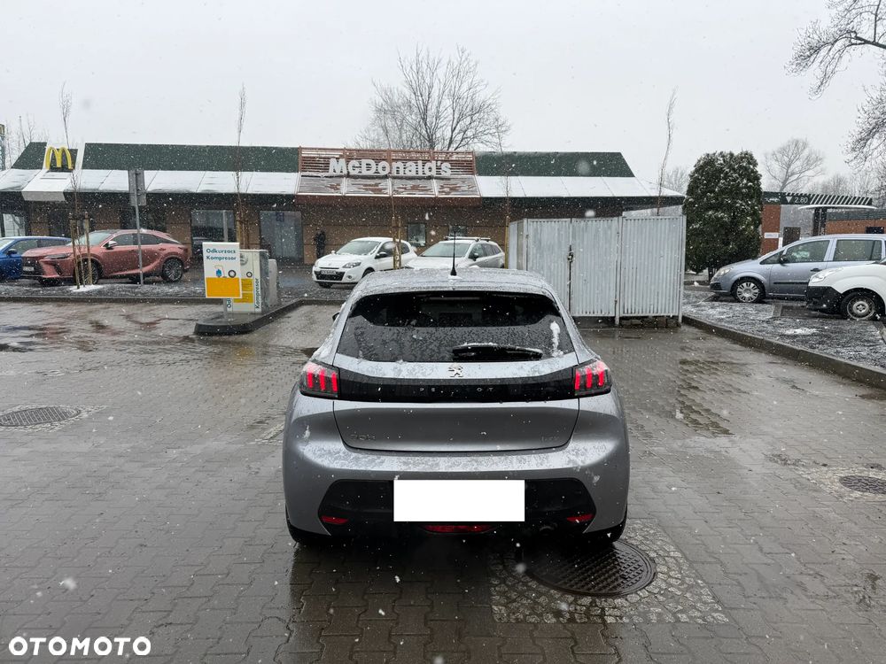 Peugeot 208 - 4
