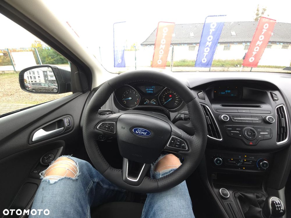 Ford Focus 1.6 Ambiente - 27