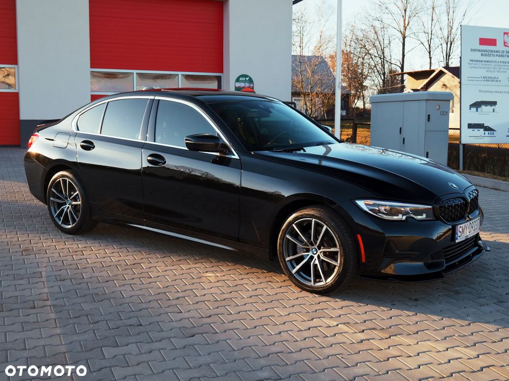 BMW Seria 3 330i xDrive Sport Line - 4