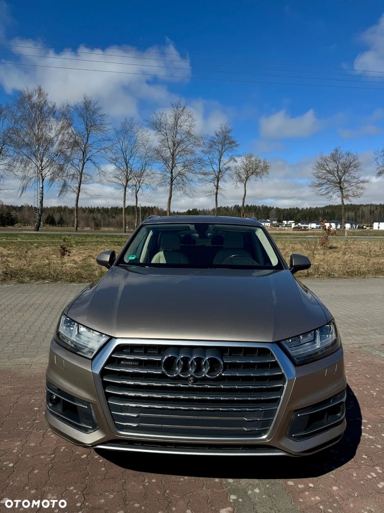 Audi Q7 - 1