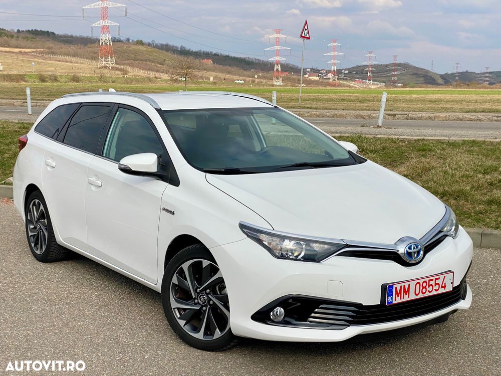 Toyota Auris 1.8 L VVT-i HSD Sol + - 2
