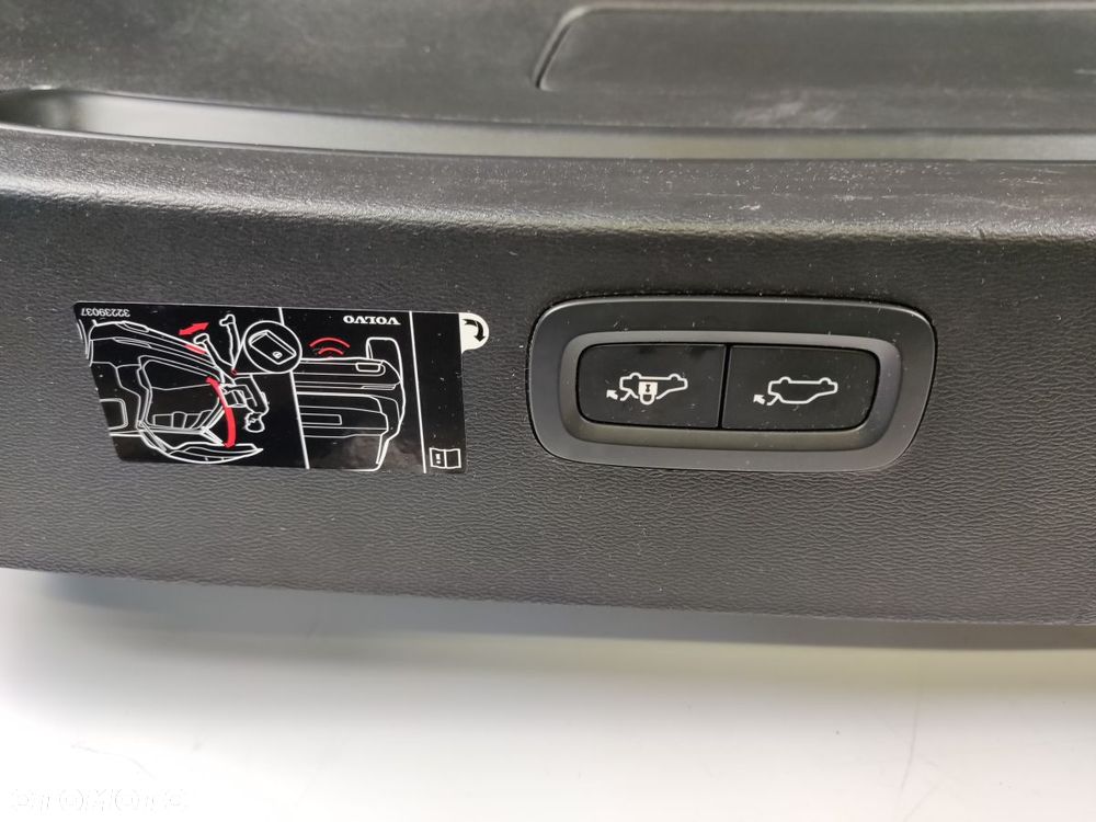 VOLVO XC40 17-21r Boczek Poszycie Klapy Tył - 4