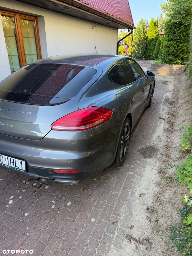 Porsche Panamera - 4