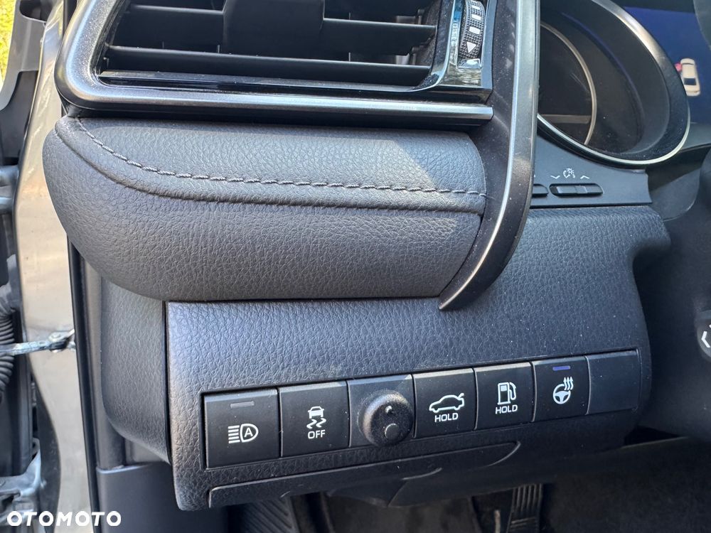 Toyota Camry 2.5 Hybrid Executive CVT - 18