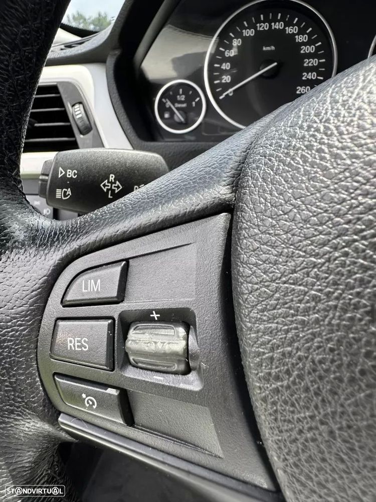 BMW 318 d Aut. Sport Line - 40