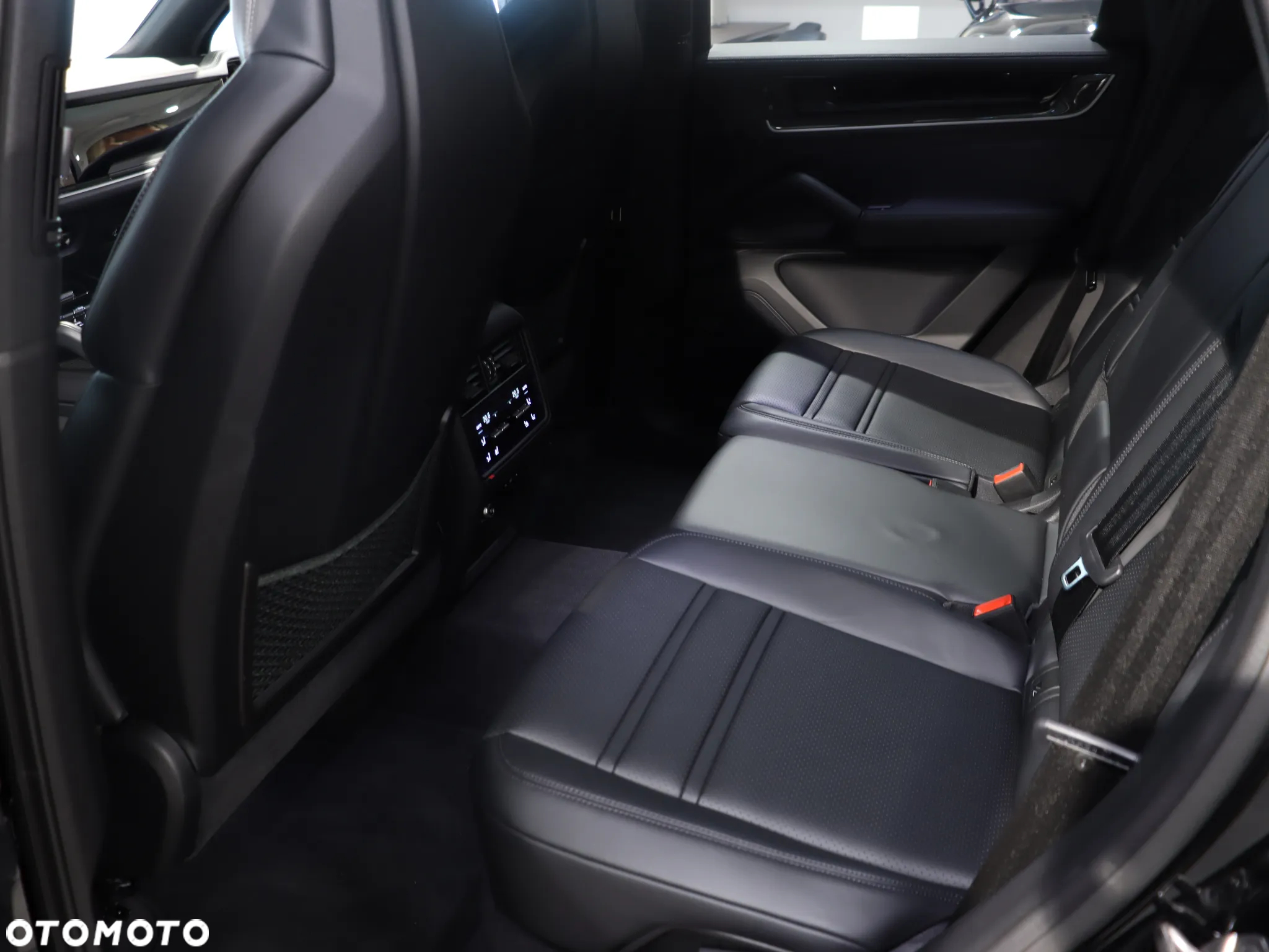 Porsche Cayenne S E-Hybrid PHEV - 35