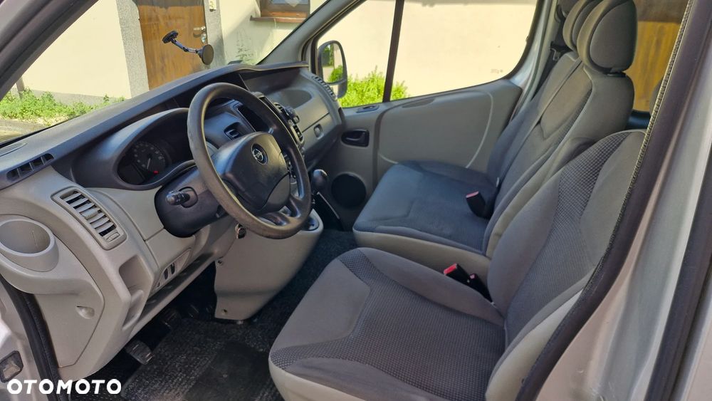 Opel Vivaro - 8