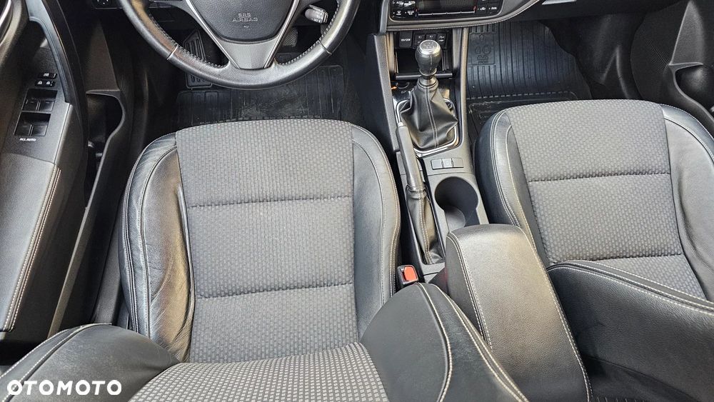 Toyota Corolla 1.6 Prestige EU6 - 30