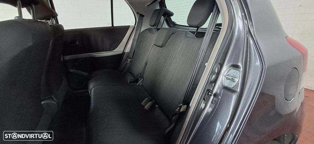 Toyota Yaris 1.0 VVT-i - 8
