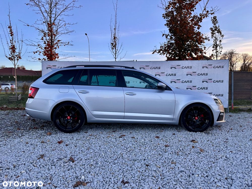 Skoda Octavia Combi 2.0 TDI DSG RS - 5