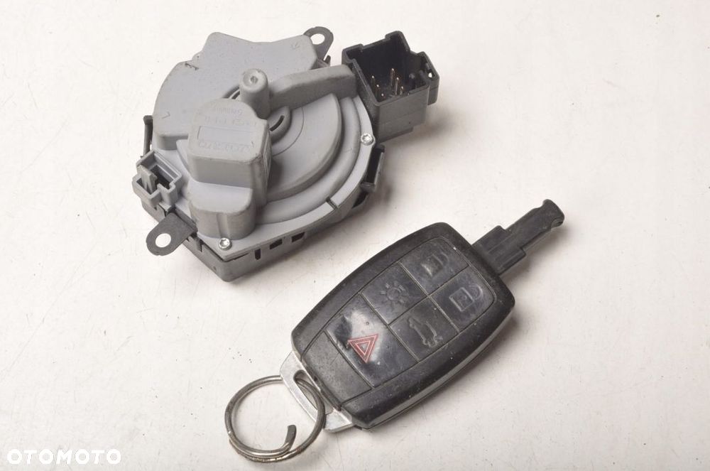 VOLVO C30 S40 V50 C70 STACYJKA KLUCZYK 31252481 - 8