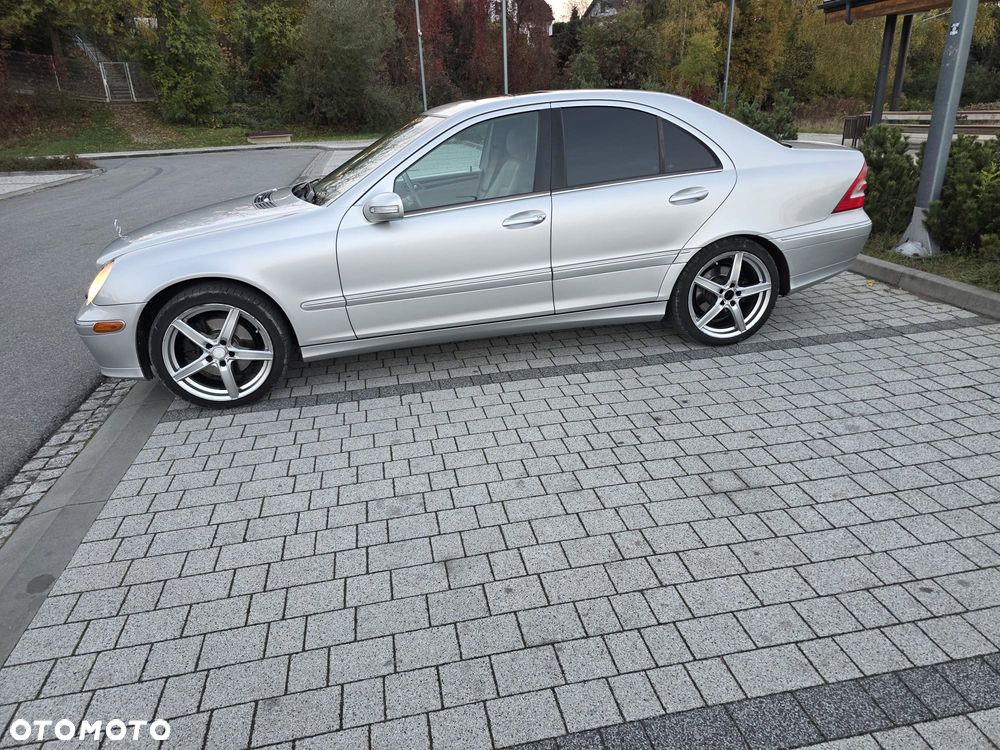 Mercedes-Benz C-Class 2005 photo 5