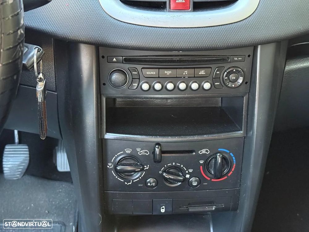 Peugeot 207 1.4 16V Sport - 11