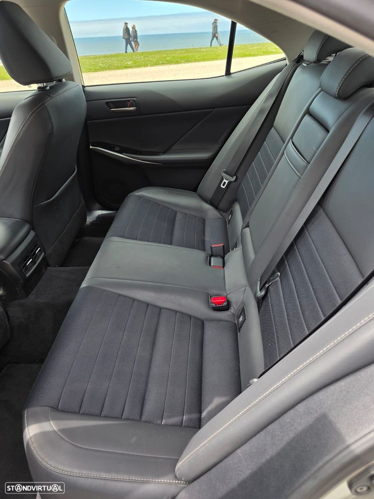 Lexus IS 300H Business - 15