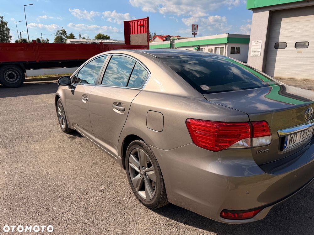 Toyota Avensis 2.0 Premium MS - 20