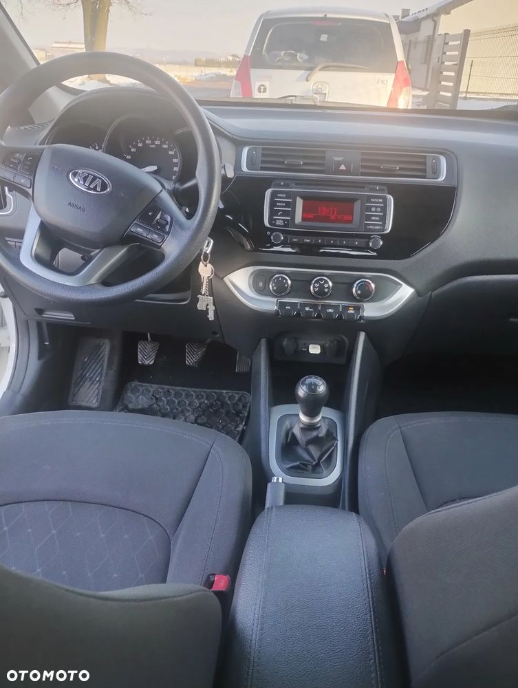 Kia Rio 1.2 L - 7