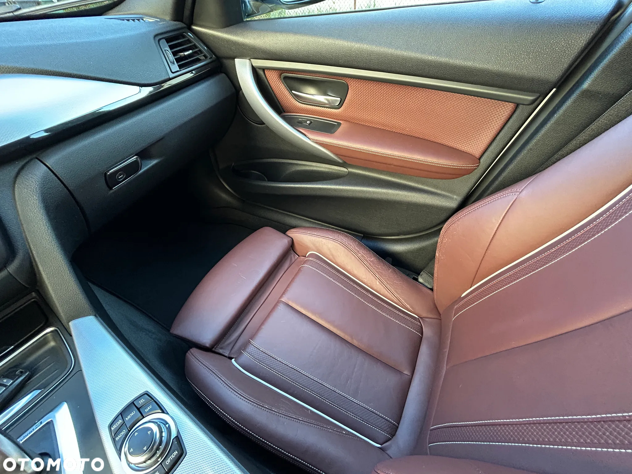 BMW Seria 3 335i - 24