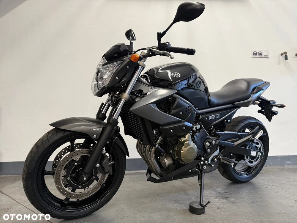 Yamaha XJ - 6