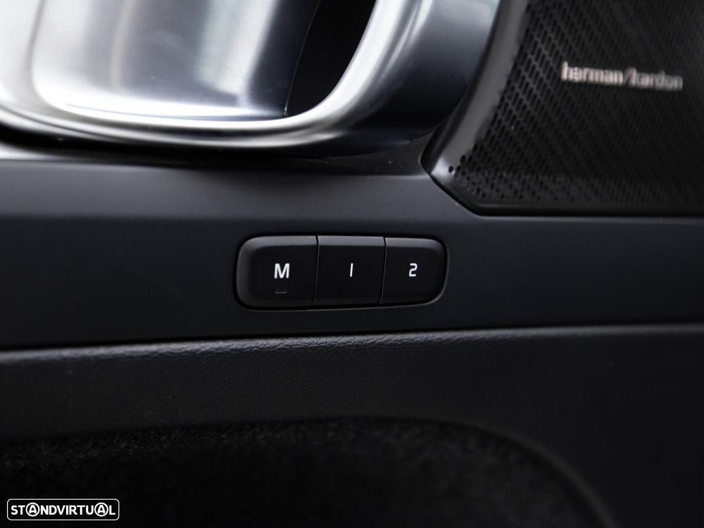 Volvo XC 40 1.5 T4 PHEV Plus Bright - 18