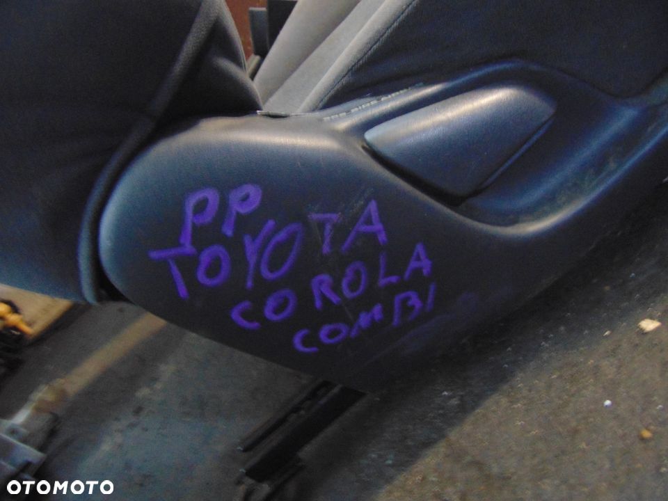Fotele srodek Toyota corolla e12 - 1