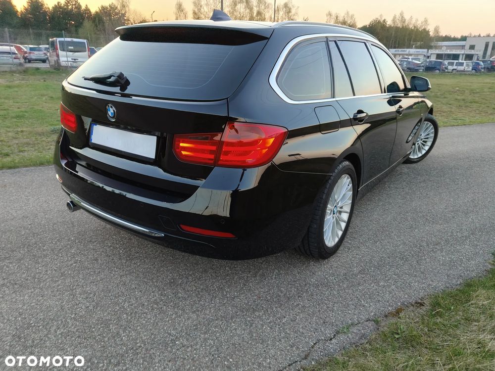 BMW Seria 3 318d Luxury Line - 31
