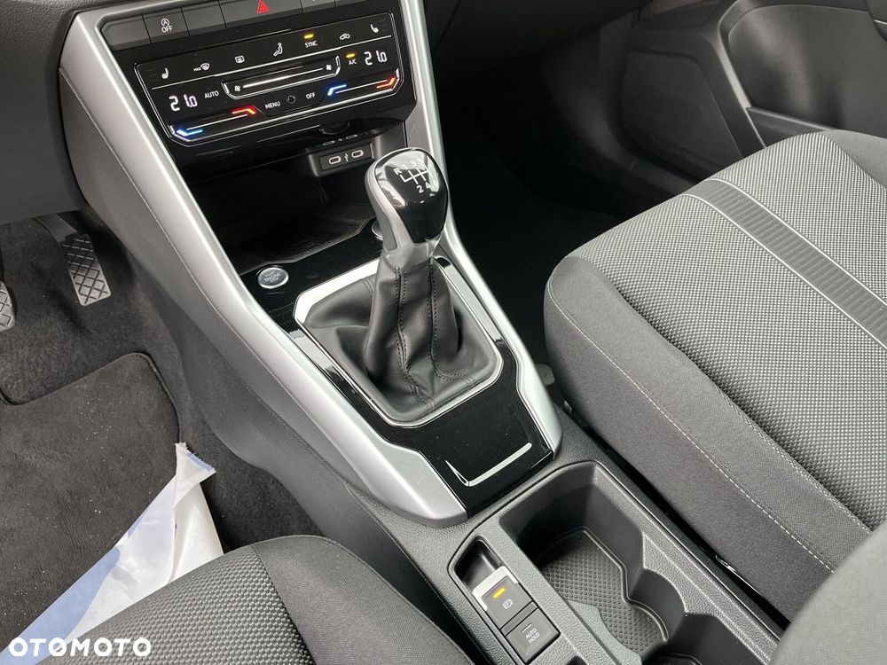 Volkswagen T-Roc - 16