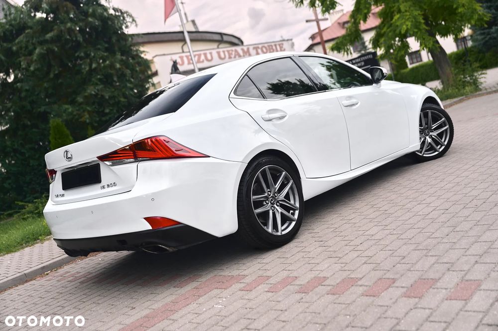 Lexus IS 200t / 300 F Sport - 13