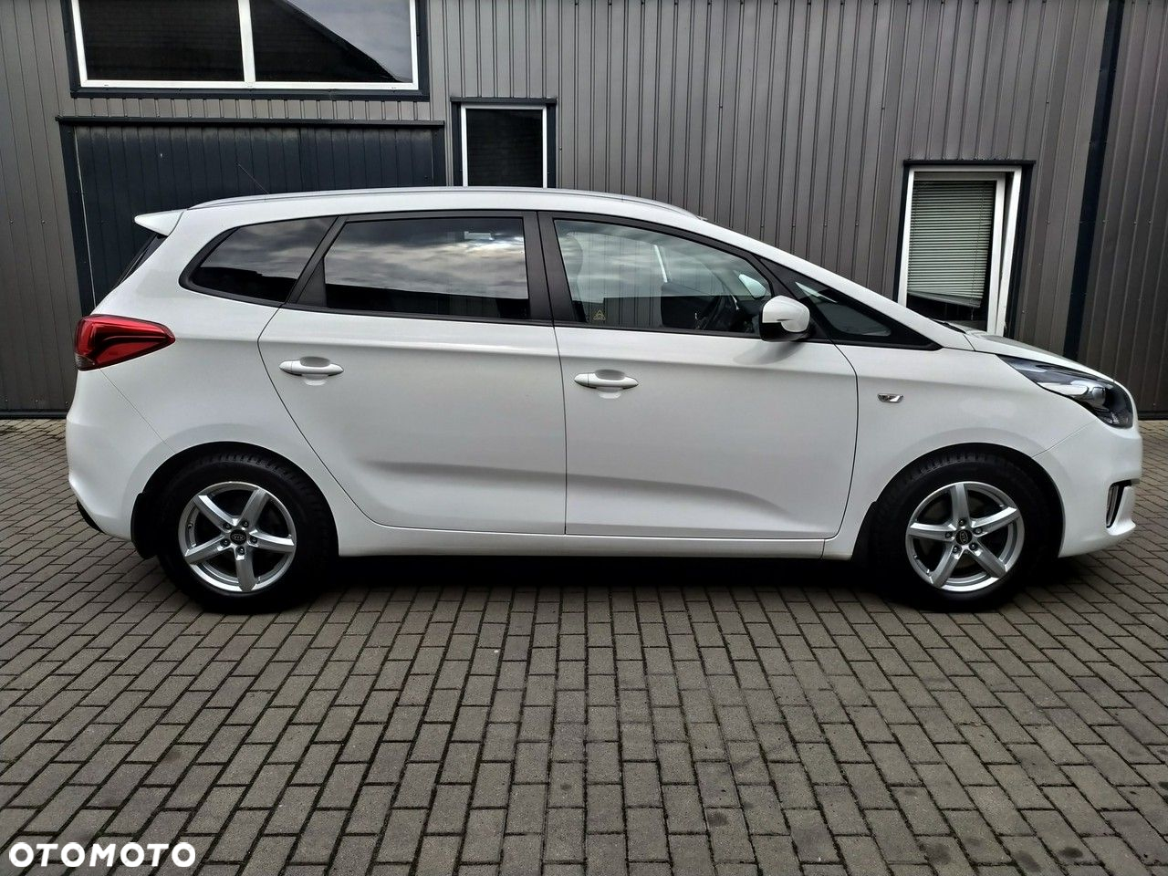 Kia Carens 1.7 CRDi Spirit - 8