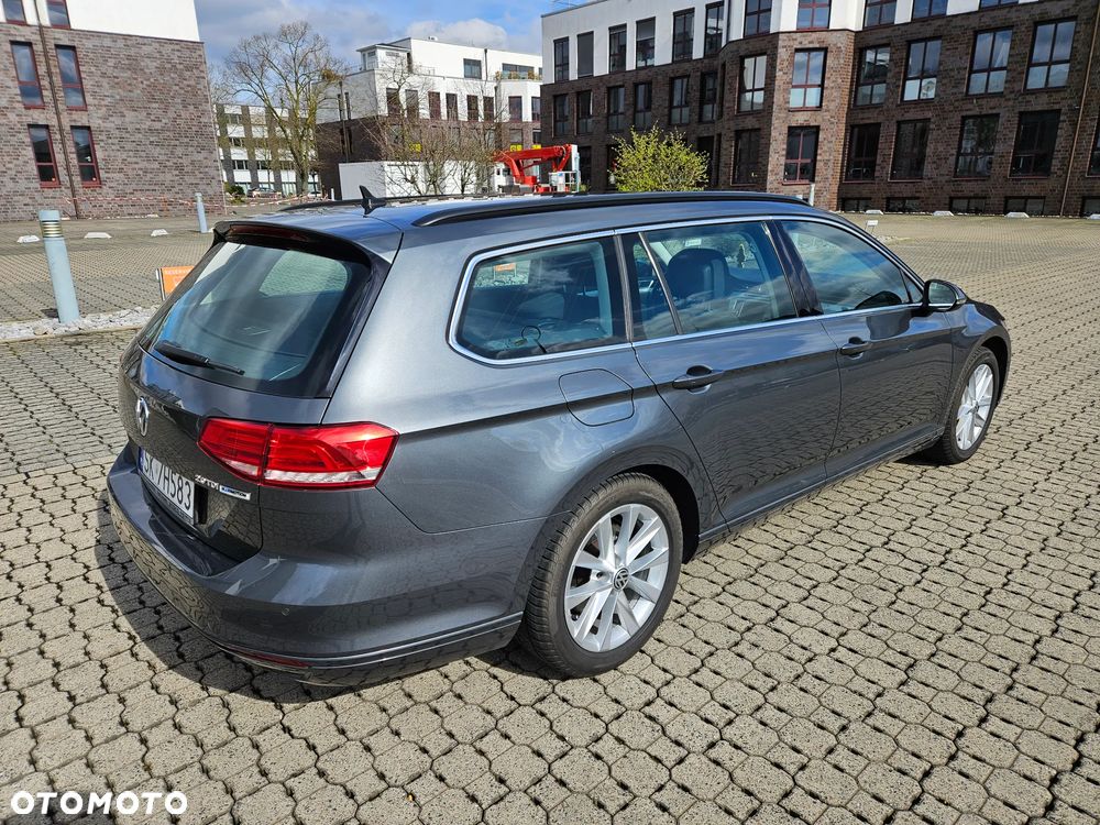 Volkswagen Passat 2.0 TDI (BlueMotion Technology) DSG Highline - 3