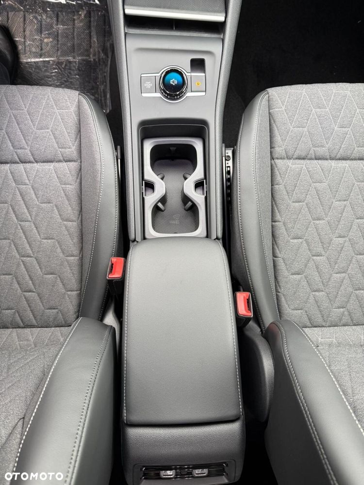 Volkswagen Tiguan - 11