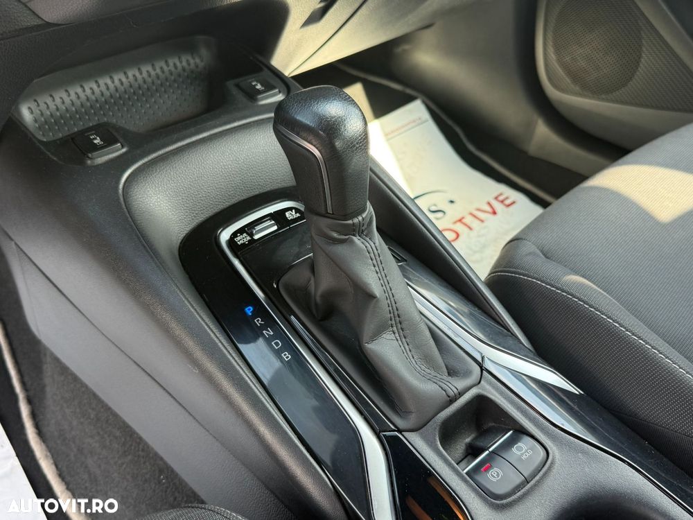 Toyota Corolla 1.8 HSD Dynamic - 8