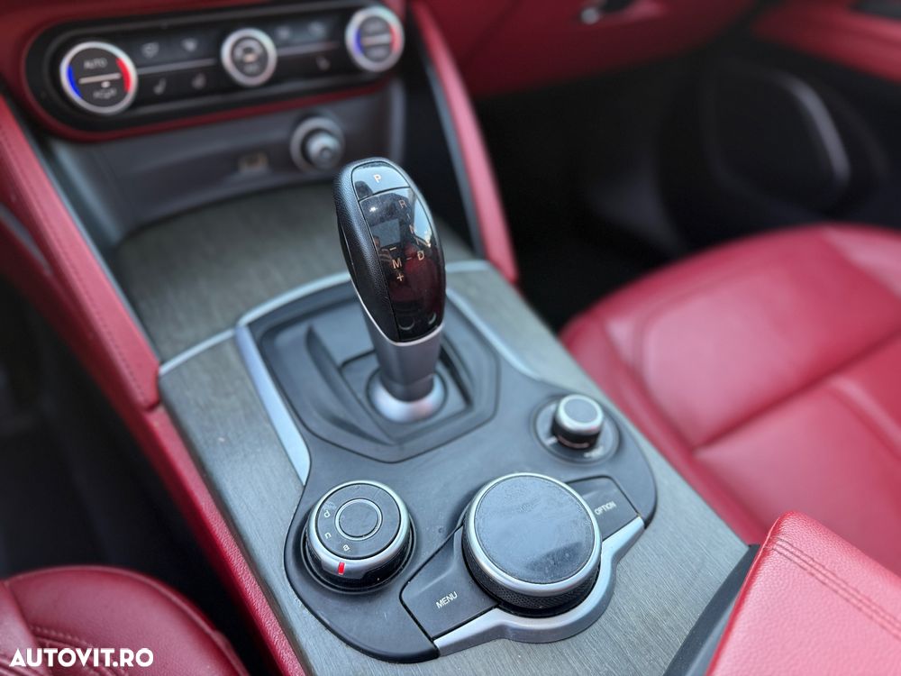 Alfa Romeo Stelvio ver-2-0-turbo-awd-at8-ti - 7