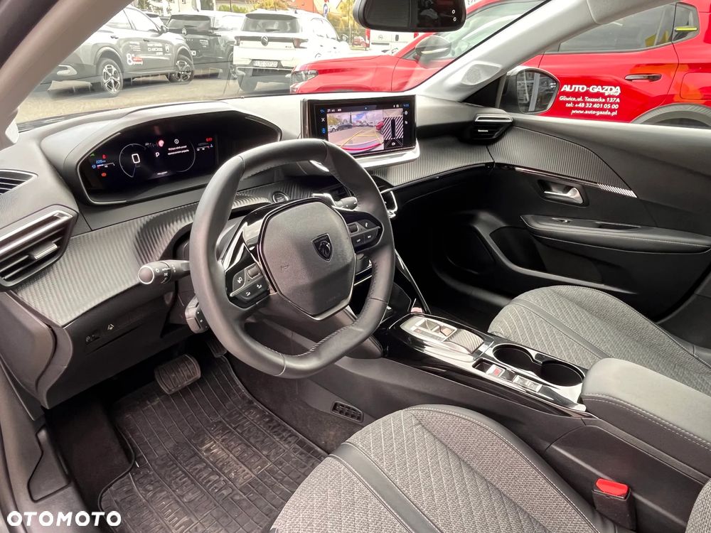 Peugeot 208 - 5