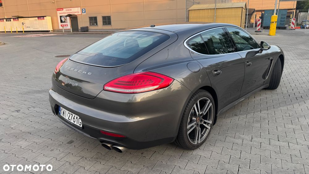 Porsche Panamera 4S - 8