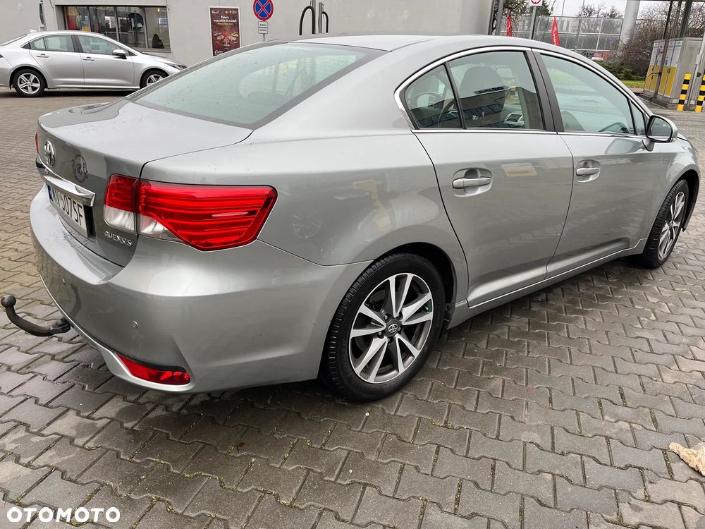 Toyota Avensis 1.8 Premium - 3
