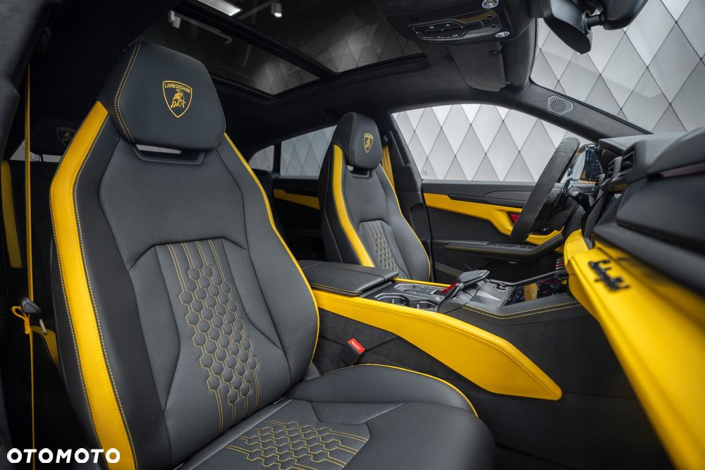 Lamborghini Urus - 10