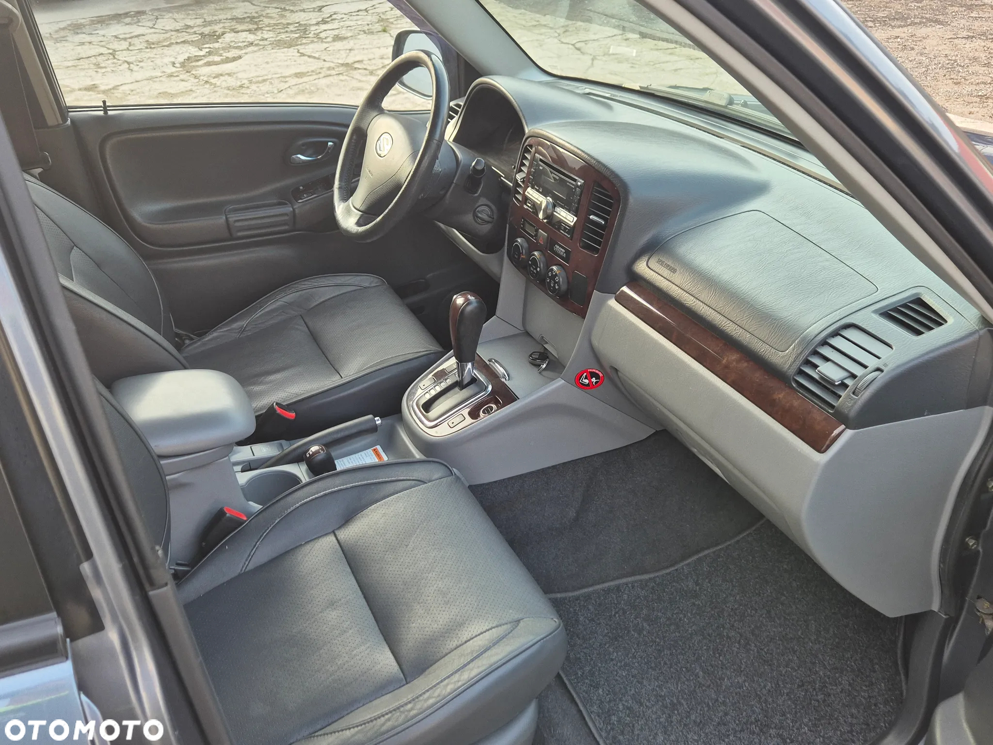 Suzuki Grand Vitara 2.5 V6 Comfort - 14