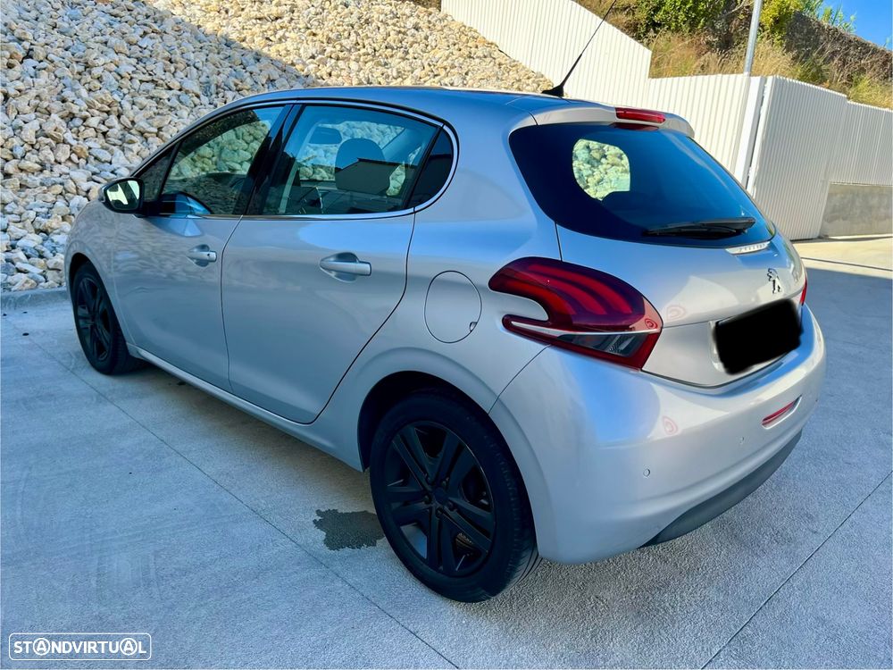 Peugeot 208 1.2 PureTech Allure - 18