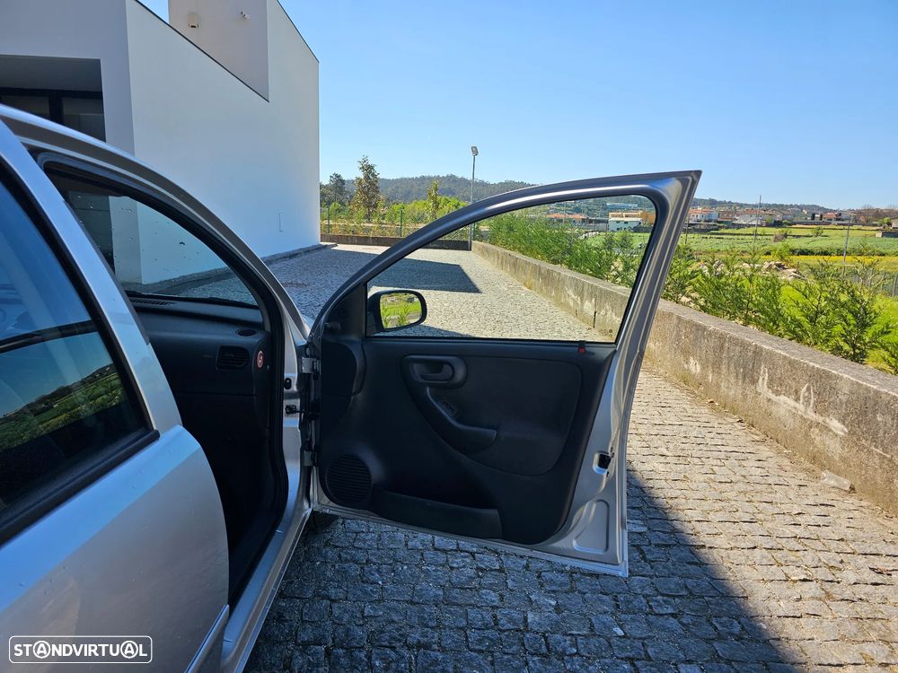 Opel Corsa 1.7 DTi 16V Confort - 20