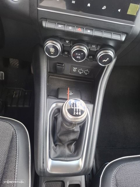 Renault Captur 1.0 TCe Exclusive - 25