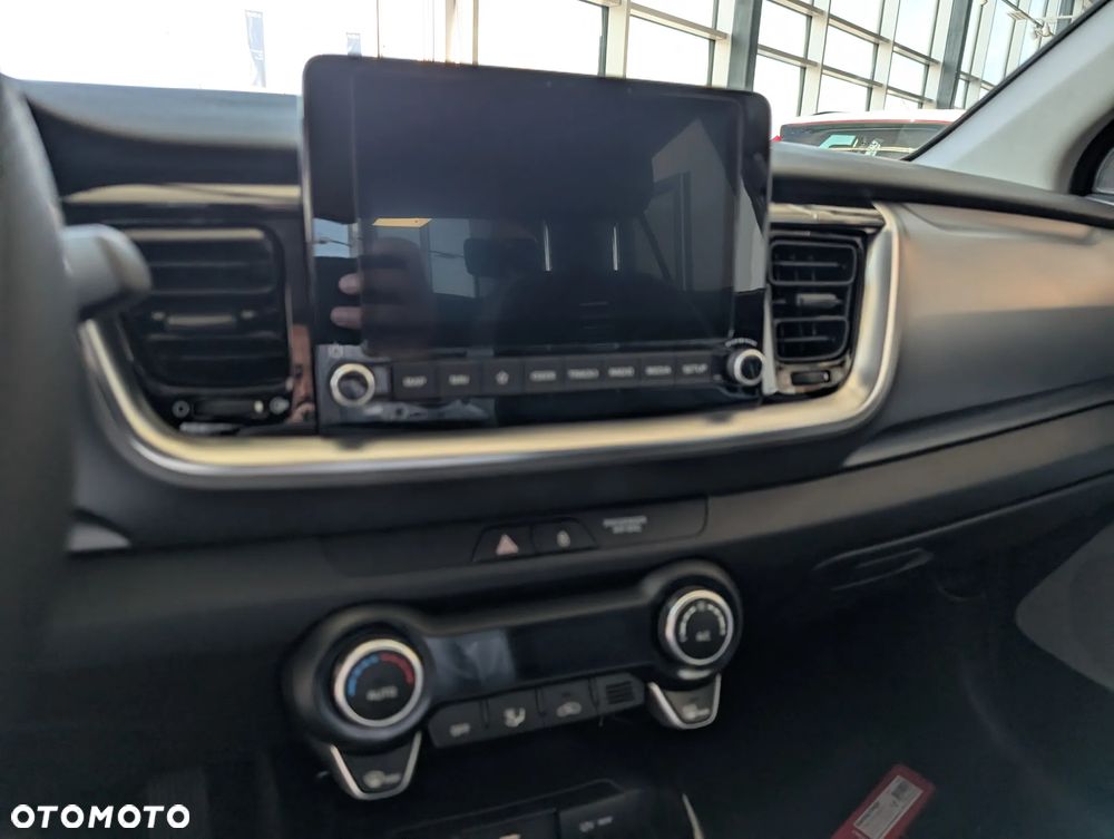 Kia Stonic 1.2 L - 14