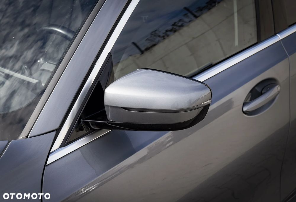 BMW Seria 3 320d xDrive - 9