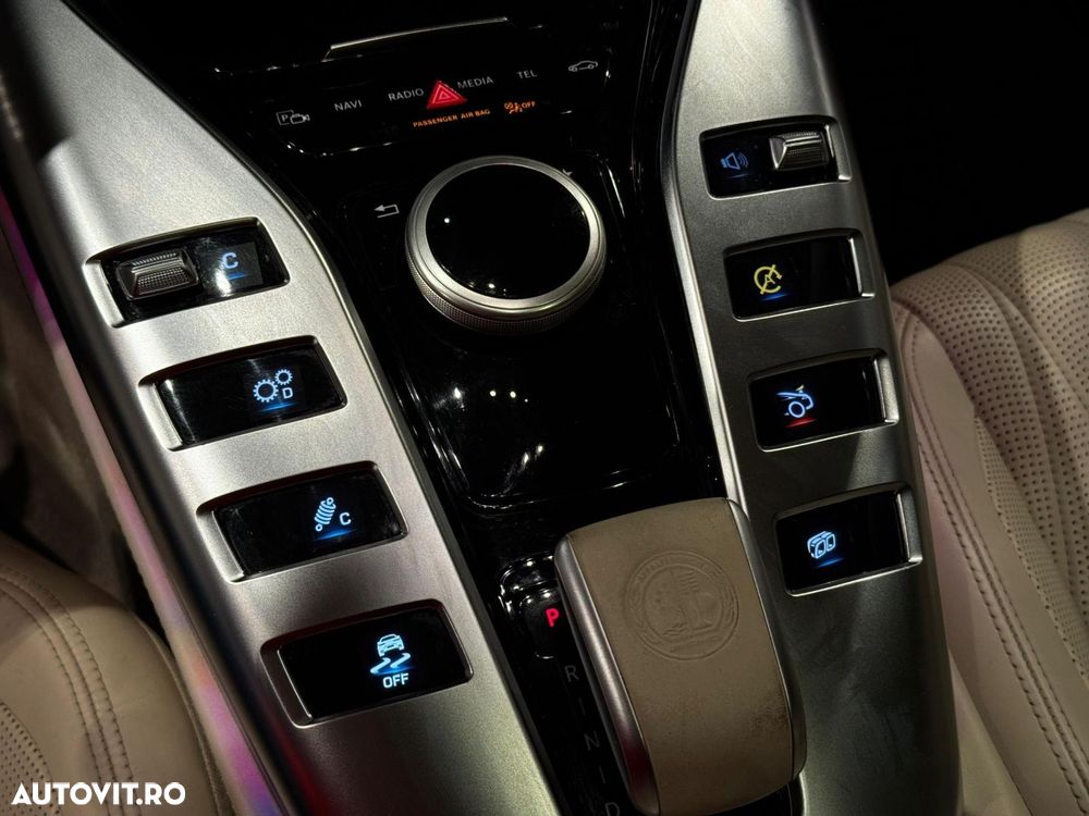 Mercedes-Benz AMG GT 4-door Coupe - 35