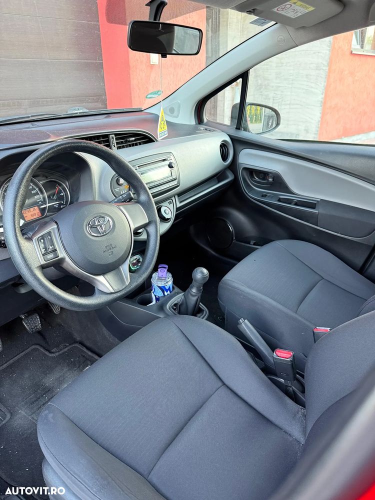 Toyota Yaris - 10