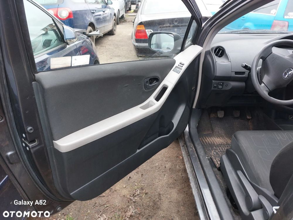 Zderzak TOYOTA YARIS 2 LIFT 1,0B 09R. maska,lampy,drzwi,klapa..... - 7