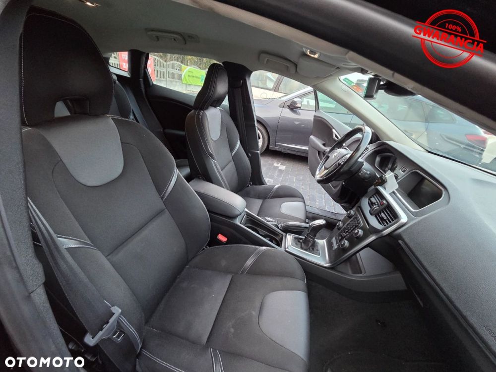 Volvo V40 - 24